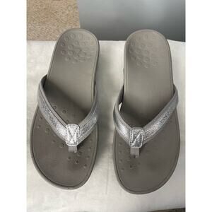 Vionic High Tide Toe Post Metallic Silver Platform Sandals Women's size 11